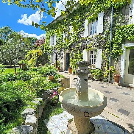 Le Rucher Des Arts Bed and breakfast Alba-la-Romaine